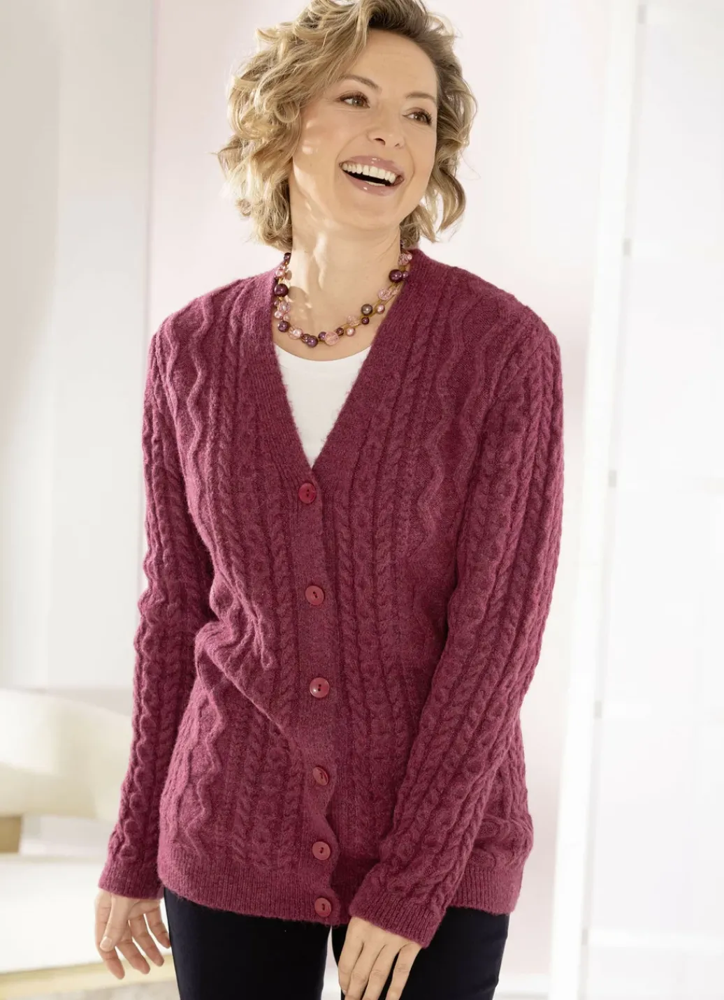 Pullover & Strickmode>Strickjacke in sehr flauschiger Qualität BEERE MELIERT