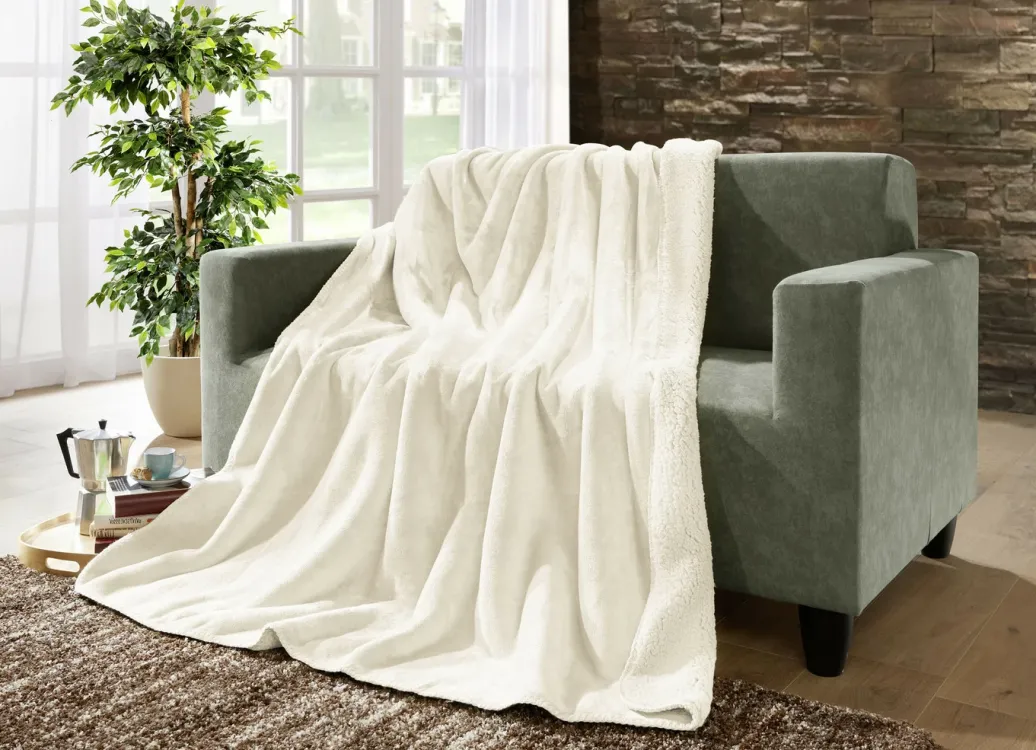 Heimtextilien>Superkuschelige Wohndecke in Teddyfleece-Qualität