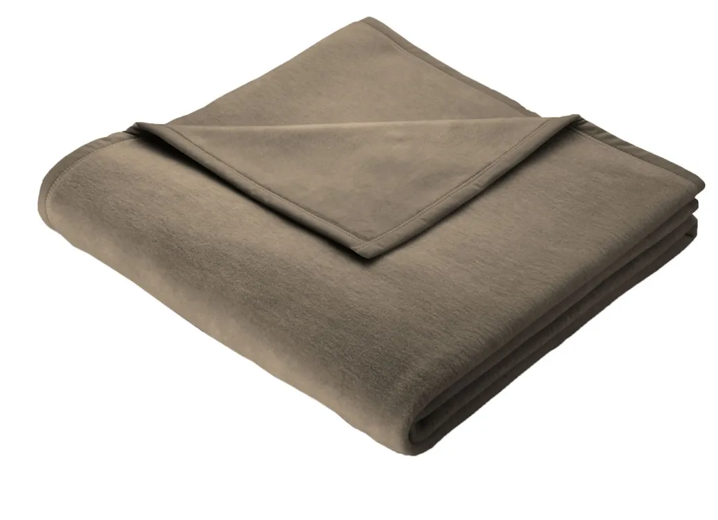 BOCASA Heimtextilien>Supersofte Schlafdecke von Borbo aus reiner Baumwolle