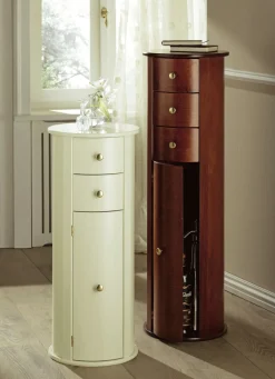 Möbel>Teilmassive Kommode in säulenartiger Form