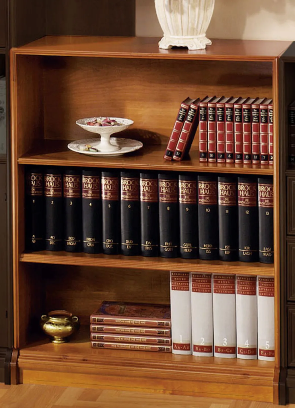 Möbel>Teilmassive Möbelserie mit Echtholzfurnier