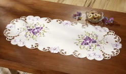 Heimtextilien>Tisch- und Raumdekoration mit Stiefmütterchen-Stickereien