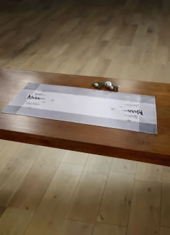 Weihnachtliche Dekorationen|Tischdecken></noscript>Tisch- und Raumdekoration in Leinenoptik WEISS-GRAU