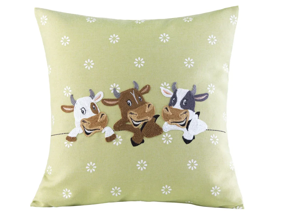 Heimtextilien>Tischdecke mit aufwendiger Stickerei