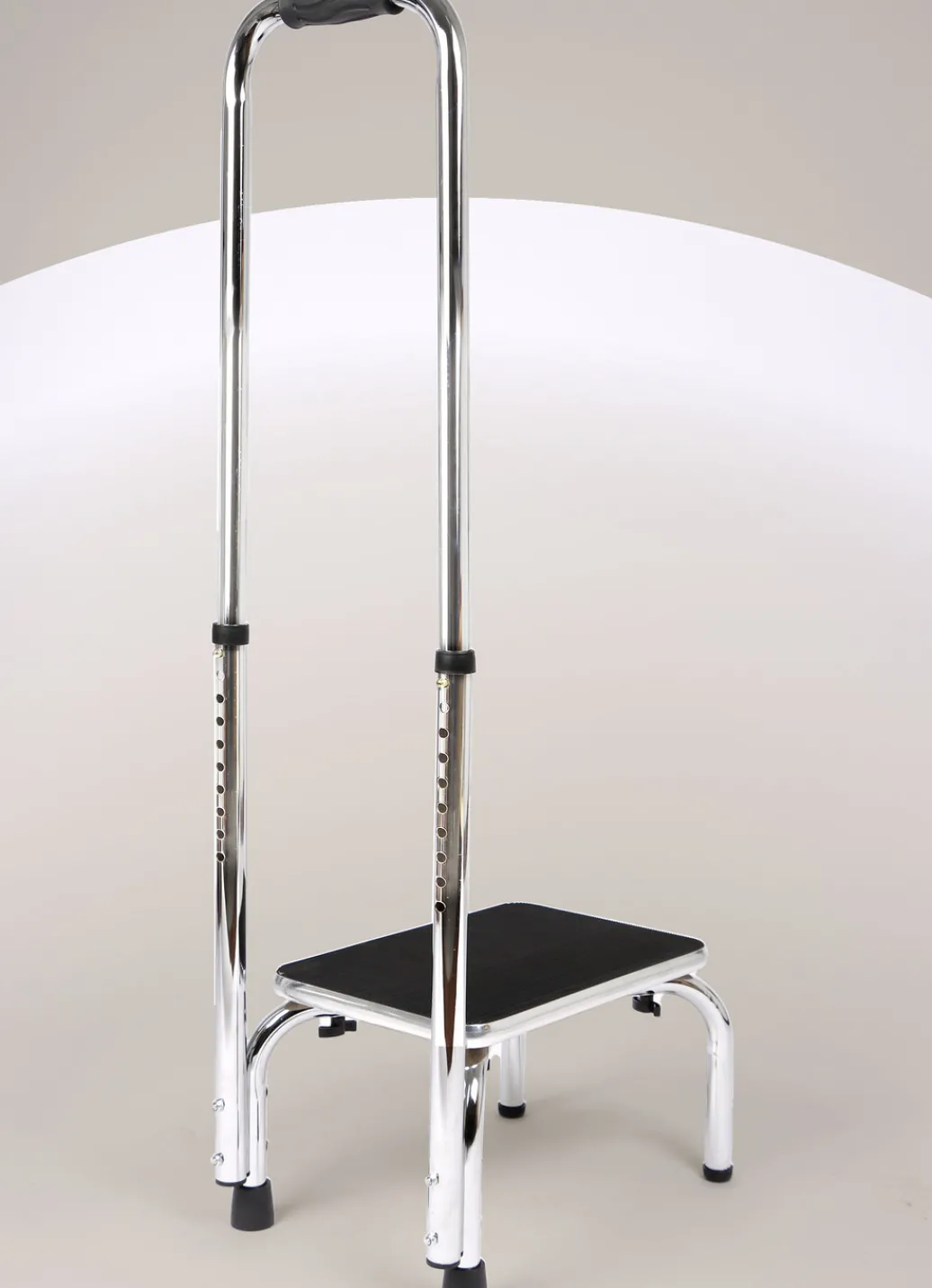 Alltagshilfen>Trittstufe mit Haltegriff CHROM