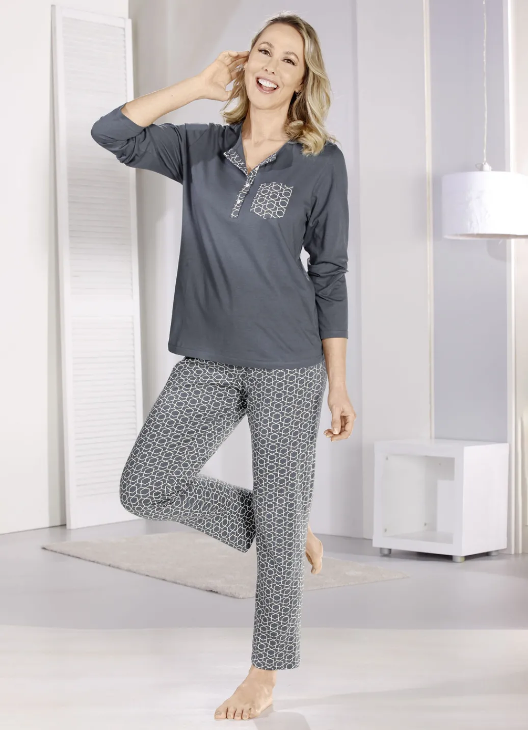 COMTESSA Nachtwäsche|Damenwäsche>Zweierpack Schlafanzüge mit Knopfleiste und langen Ärmeln 1X MARINE, 1X ANTHRAZIT